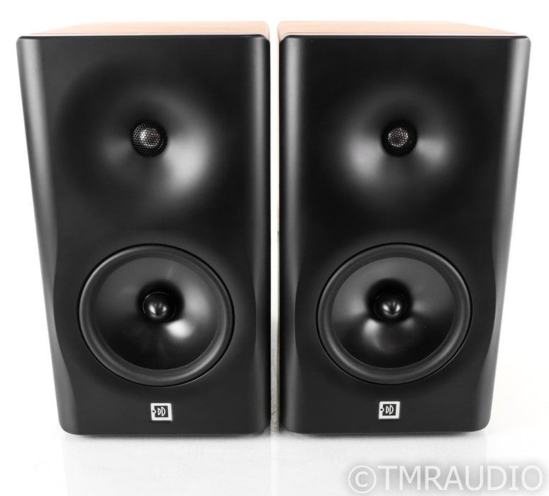 Dutch & Dutch 8C Active Bookshelf Speakers; 8-C; Black & Oak Pair