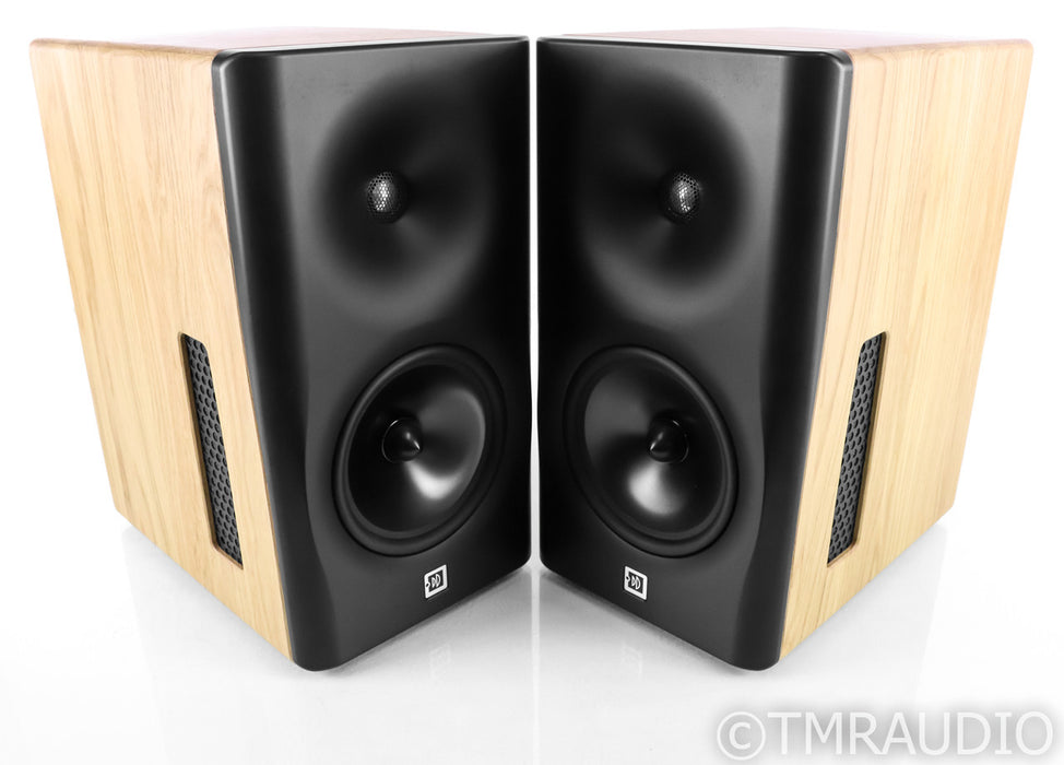 Dutch & Dutch 8C Active Bookshelf Speakers; 8-C; Black & Oak Pair