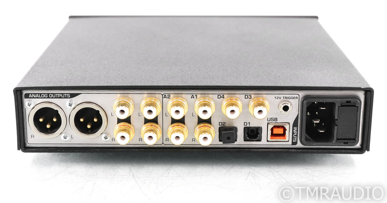 Benchmark DAC2 HGC D/A Converter; Black; Remote; DAC-2; Black; Remote; DAC-2