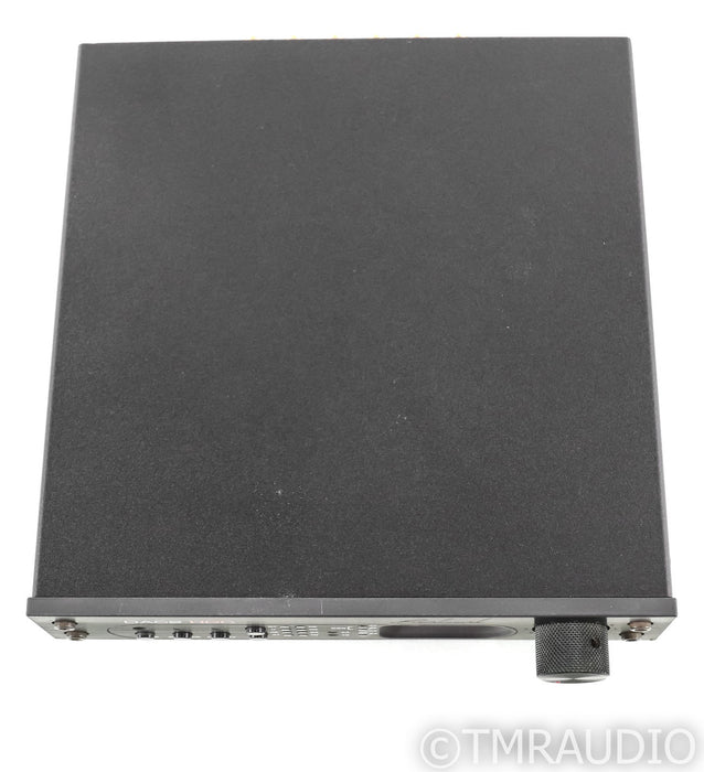 Benchmark DAC2 HGC D/A Converter; Black; Remote; DAC-2; Black; Remote; DAC-2