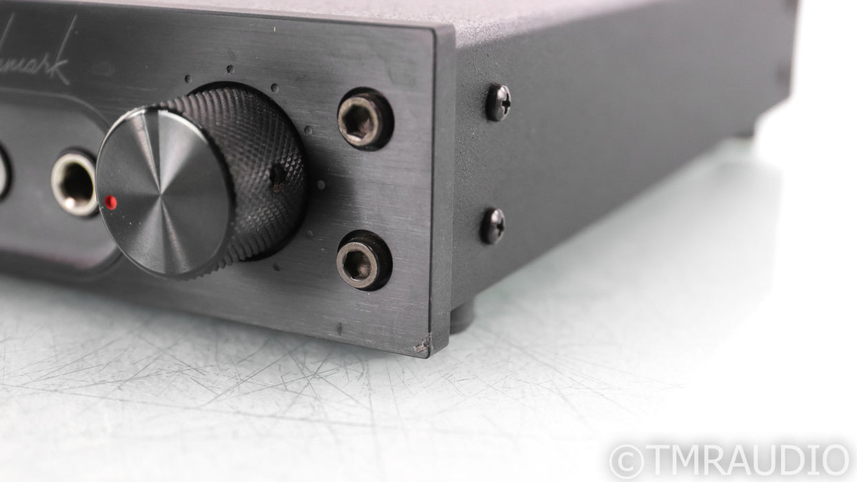 Benchmark DAC2 HGC D/A Converter; Black; Remote; DAC-2; Black; Remote; DAC-2