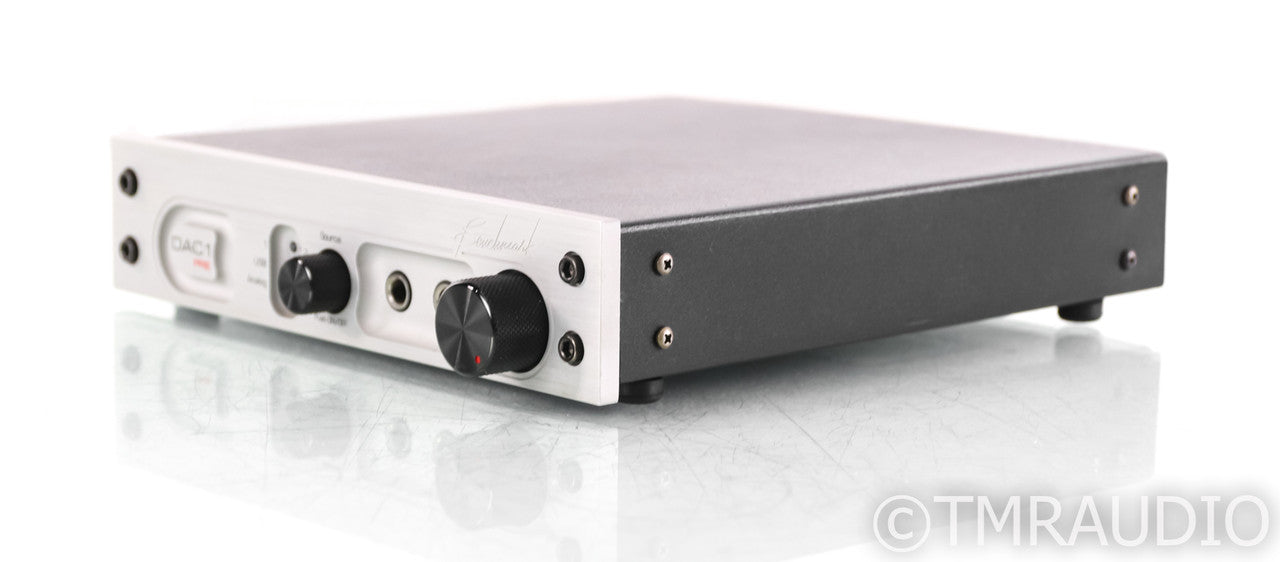 Benchmark DAC1 Pre Preamplifier / DAC / Headphone Amplifier; D/A Converter; Silver