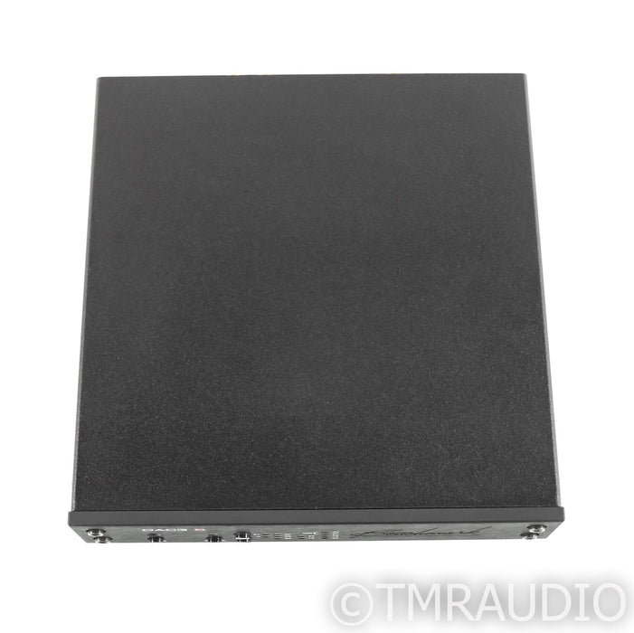 Benchmark DAC3 B DAC; D/A Converter; Black; Remote