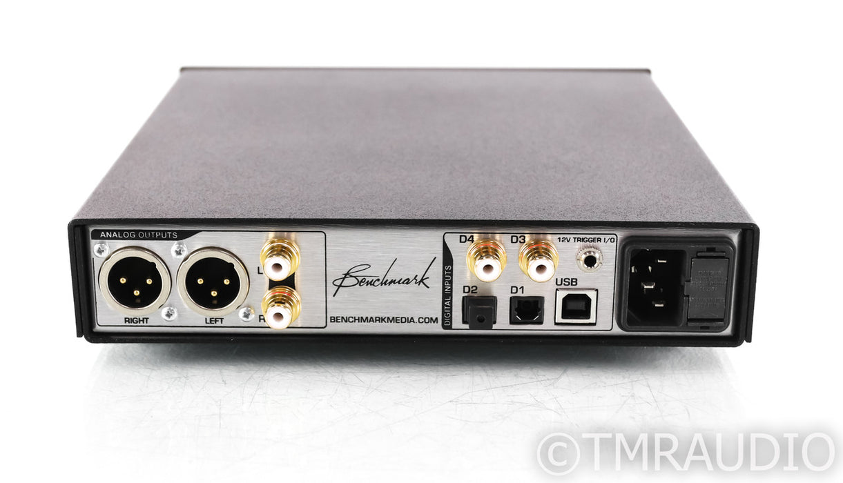 Benchmark DAC3 B DAC; D/A Converter; Black; Remote