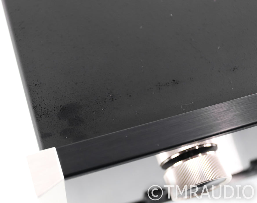 McIntosh MR85 Digital AM / FM Tuner; MR-85