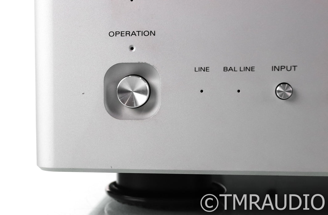 Luxman M-900u Stereo Power Amplifier; M900U; Silver