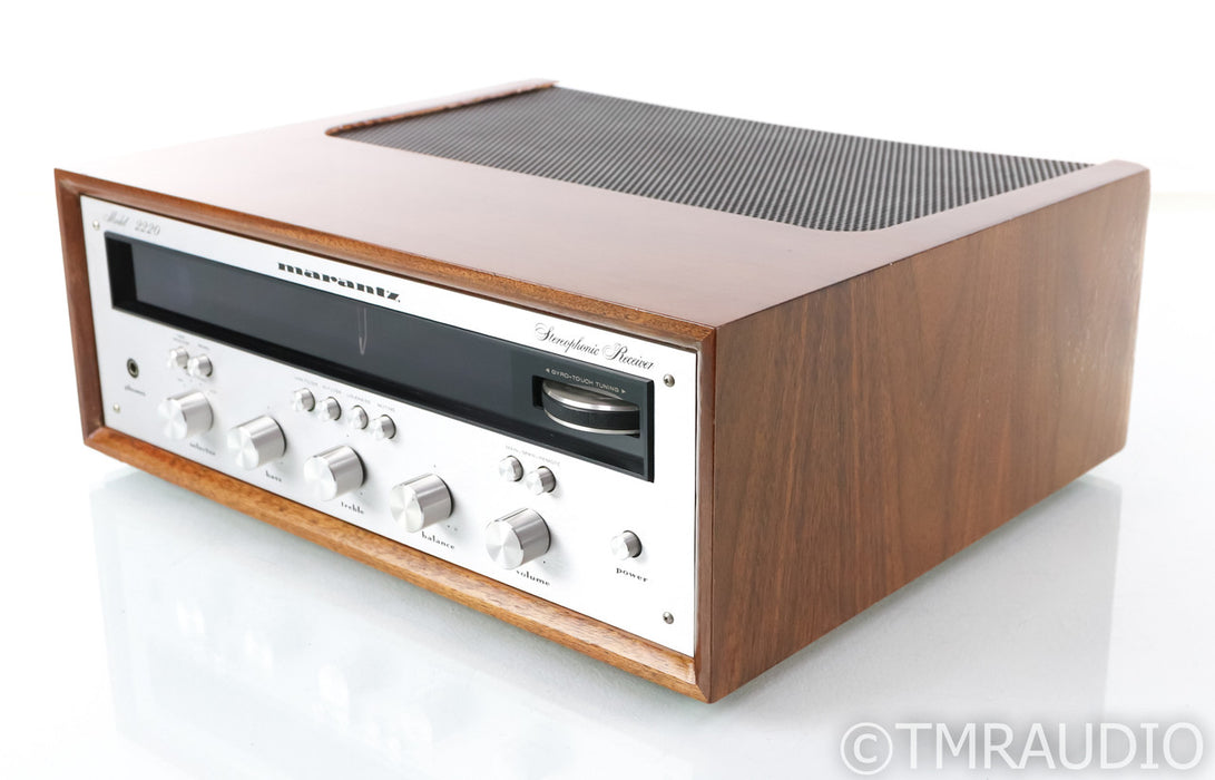 Marantz Model 2220c Vintage Stereo Receiver; Walnut Case; MM Phono