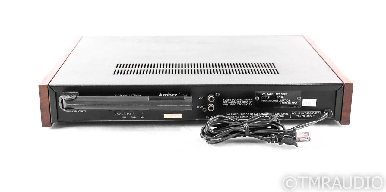 Amber Model 7 Vintage Digital AM / FM Tuner; Silver