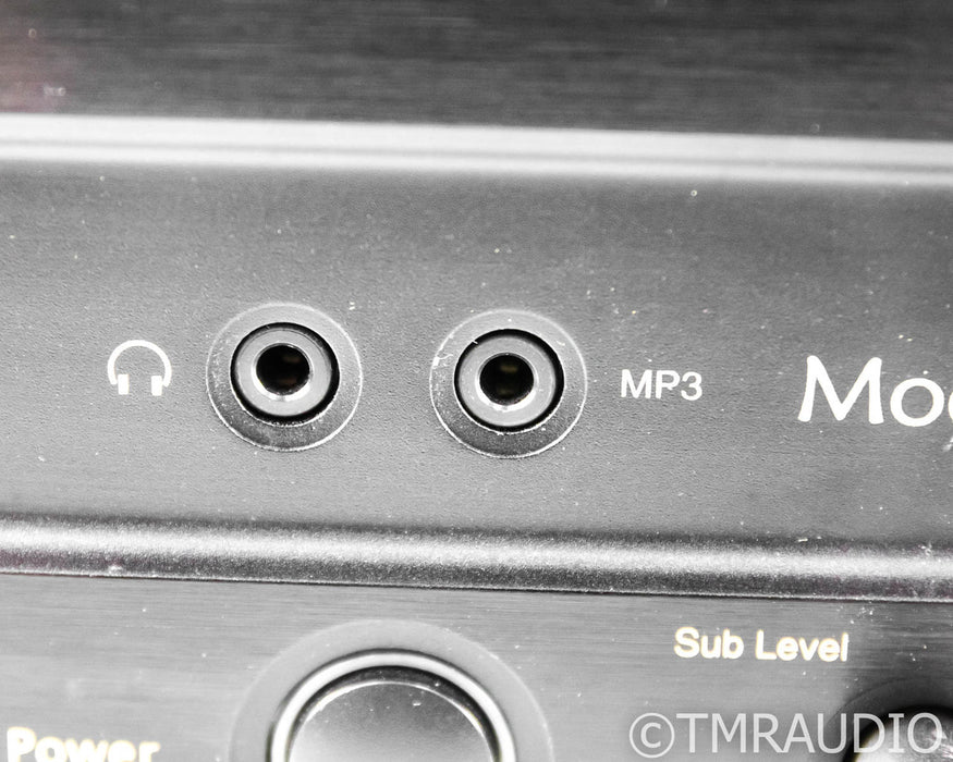 Parasound NewClassic Model 2100 Stereo Preamplifier; MM / MC Phono; Remote