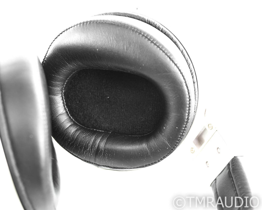 Denon AH-D7000 Closed Back Headphones; AHD7000