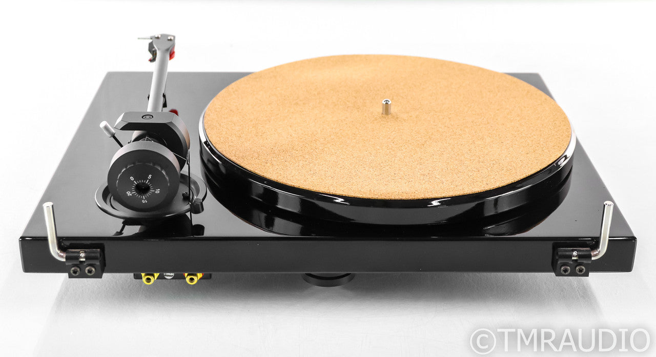 Pro-Ject 1-Xpression Carbon Belt Drive Turntable; Ortofon 2M Red MM Cartridge