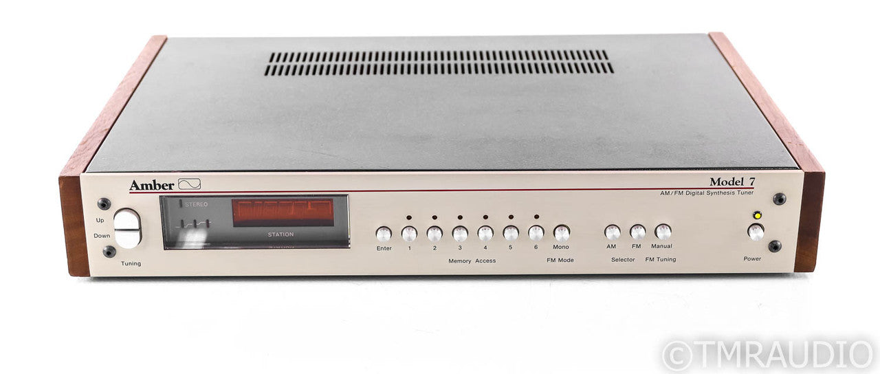 Amber Model 7 Vintage Digital AM / FM Tuner; Silver