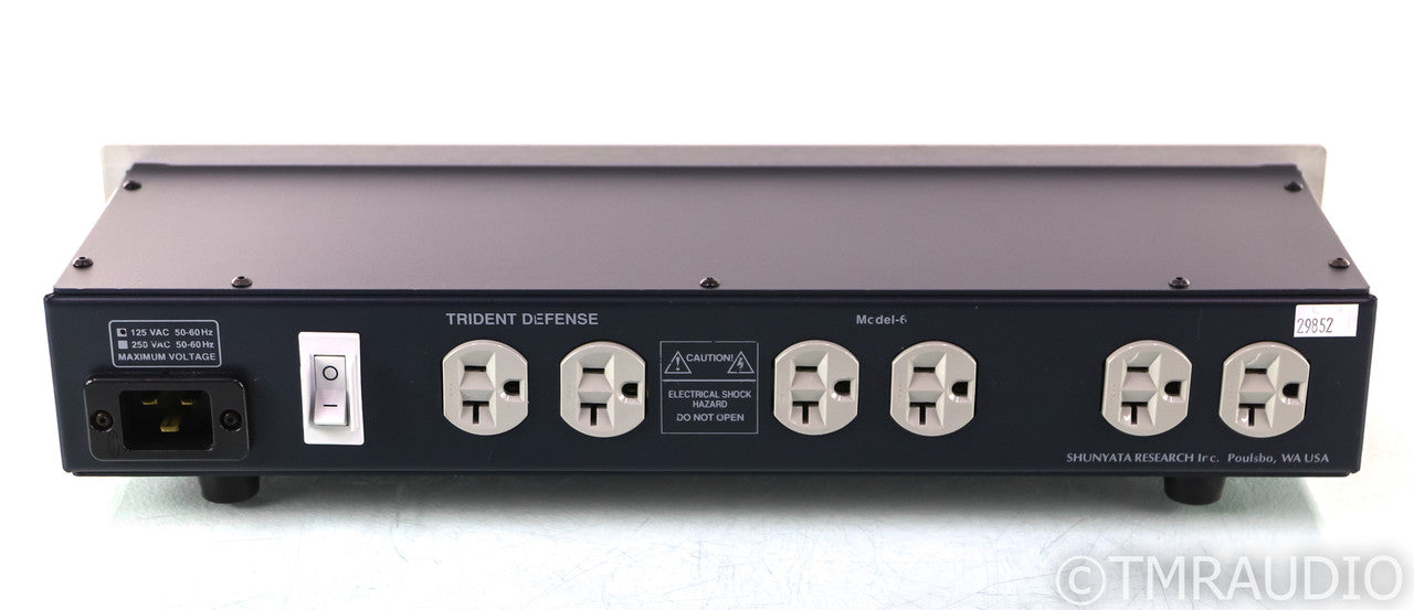 Shunyata Research Hydra Model-6 AC Power Line Conditioner; Diamondback cable