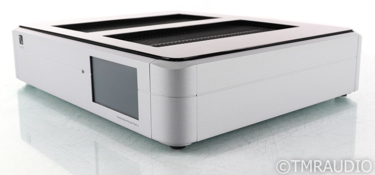 PS Audio PerfectWave Power Plant 5 AC Power Conditioner; Remote; Silver; P5