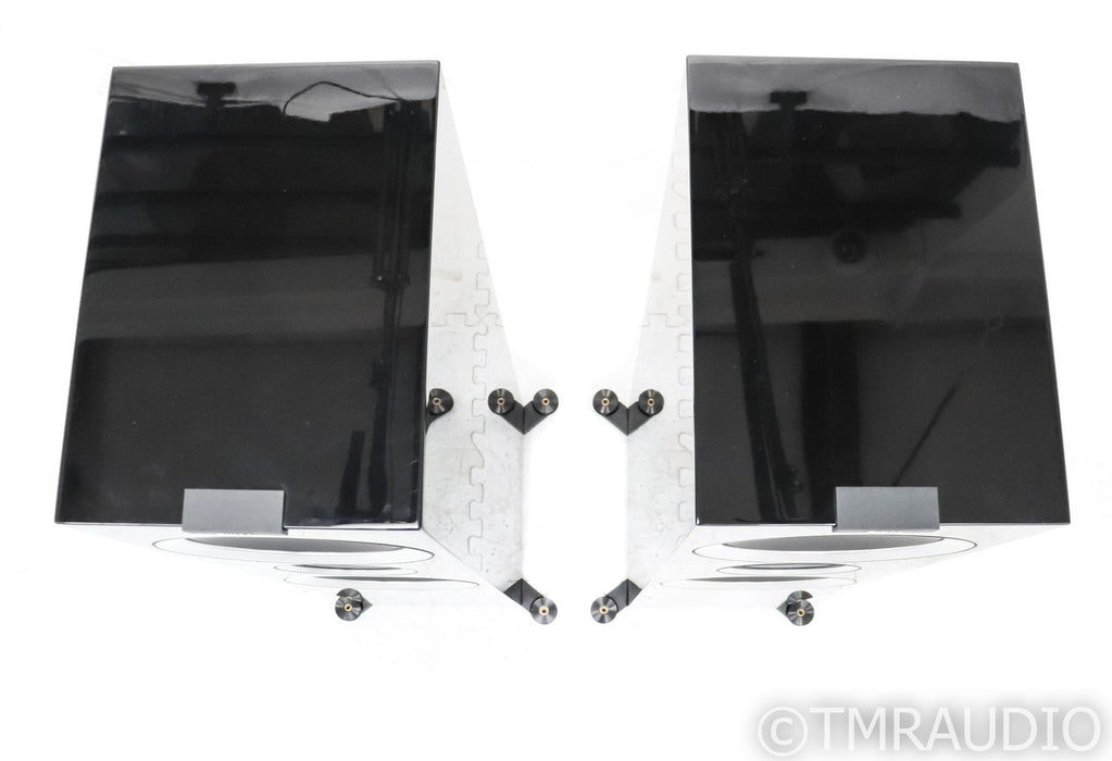 KEF R900 Floorstanding Speakers; Gloss Black; R-900