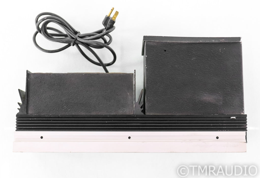 Crown D 150 Stereo Power Amplifier; Silver