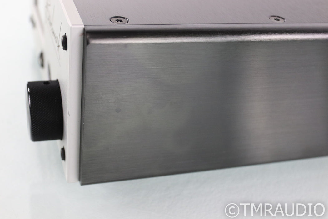 Benchmark HPA4 Headphone Amplifier / Line Preamplifier; Silver; THX