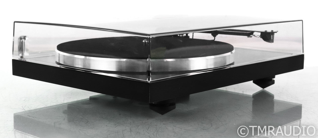 Pro-Ject 1-Xpression Carbon Classic Turntable; Ortofon 2M Silver MM Cartridge