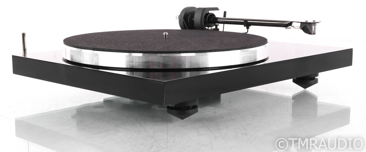 Pro-Ject 1-Xpression Carbon Classic Turntable; Ortofon 2M Silver MM Cartridge