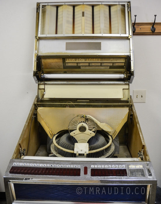Vintage Wurlitzer Model 2700 Chrome 45 Jukebox w / Tube Amplifier AS-IS
