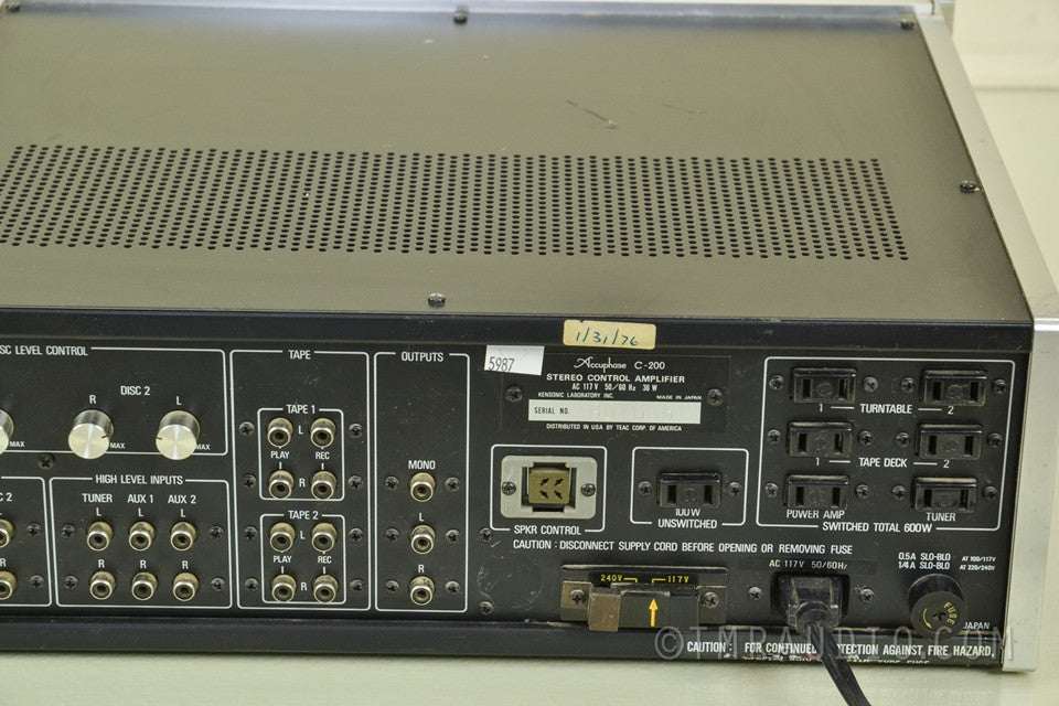 Accuphase C-200 Stereo Preamplifier