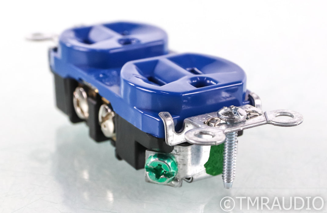 Synergistic Research Blue UEF Duplex Outlet