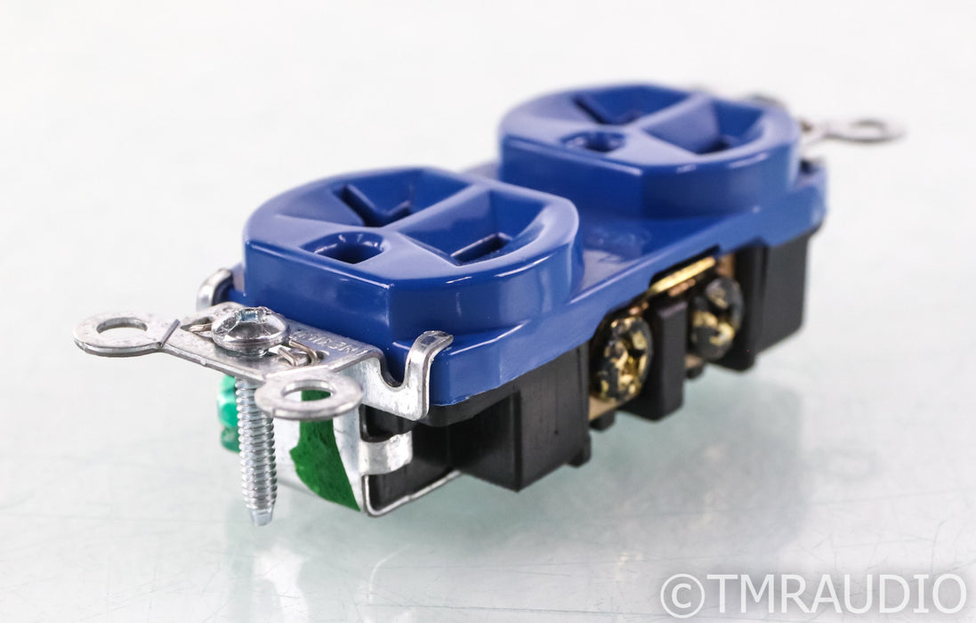 Synergistic Research Blue UEF Duplex Outlet