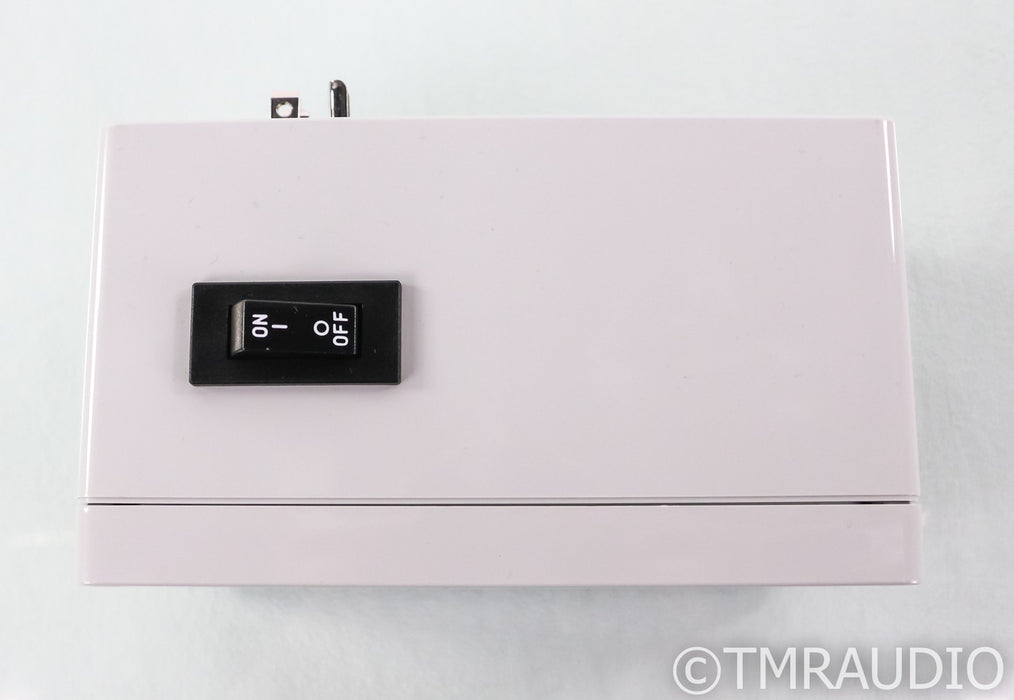 Audience Adept Response aR2p-T4 AC Power Line Conditioner; AR2PT4 (Open Box)