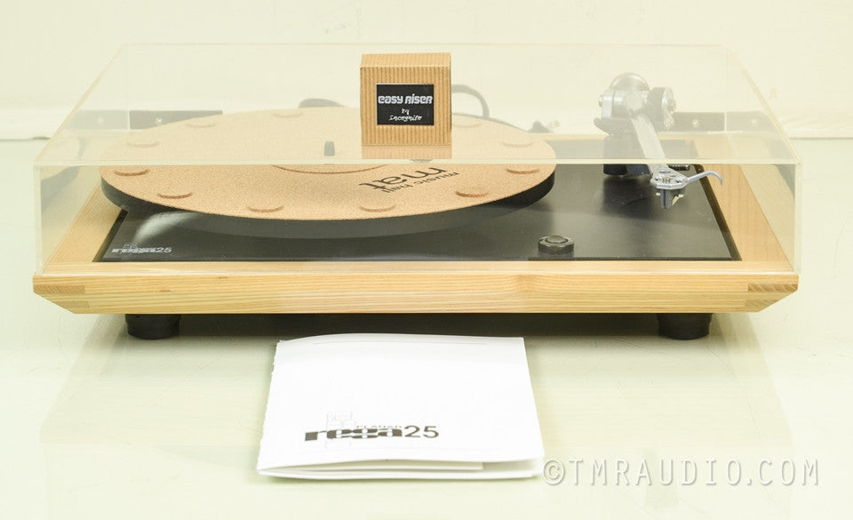 Rega Planar 25 Turntable