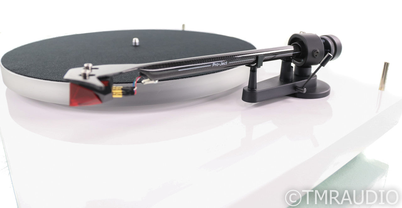 Pro-Ject Debut Carbon Esprit SB Belt-Drive Turntable; Ortofon 2m Red Cartridge