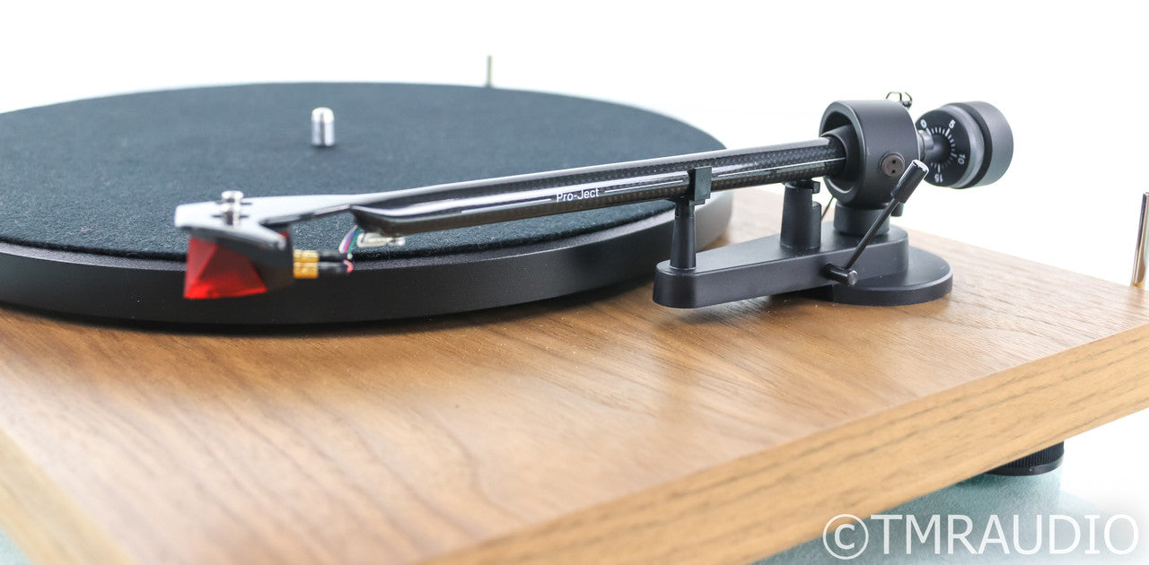 Pro-Ject Debut Carbon DC Belt-Drive Turntable; Walnut; Ortofon 2M Red Cartridge