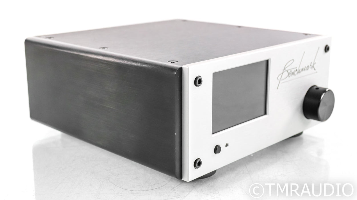 Benchmark LA4 Stereo Preamplifier; LA-4; Silver; Remote