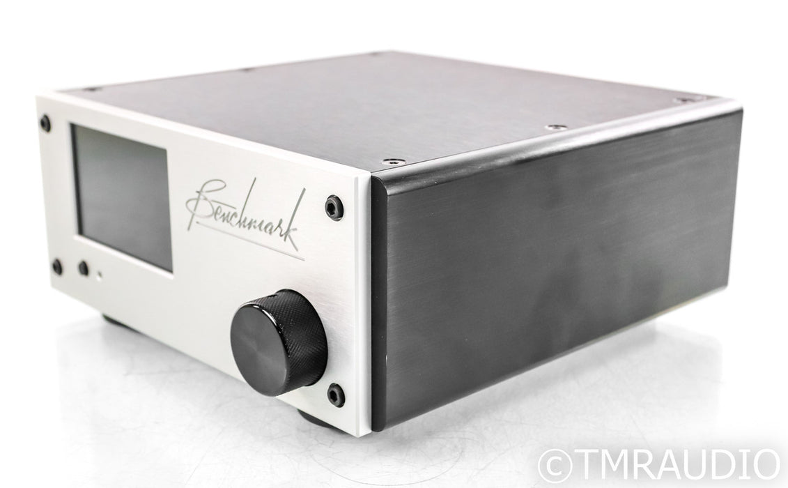 Benchmark LA4 Stereo Preamplifier; LA-4; Silver; Remote