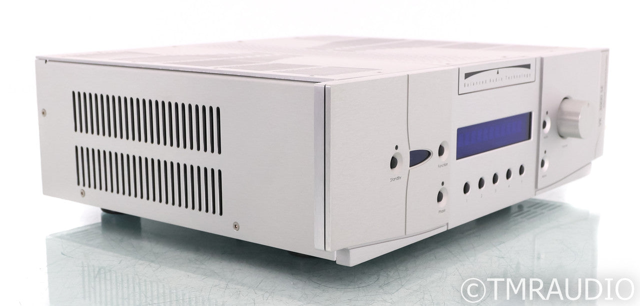 BAT VK-3000 SE Stereo Tube Hybrid Integrated Amplifier; VK3000SE; Silver; Remote