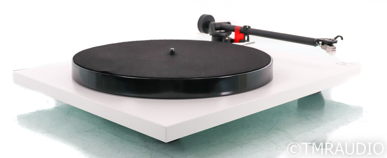 Rega P1 Belt Drive Turntable; White; Carbon Cartridge; MM Phono (Open Box)