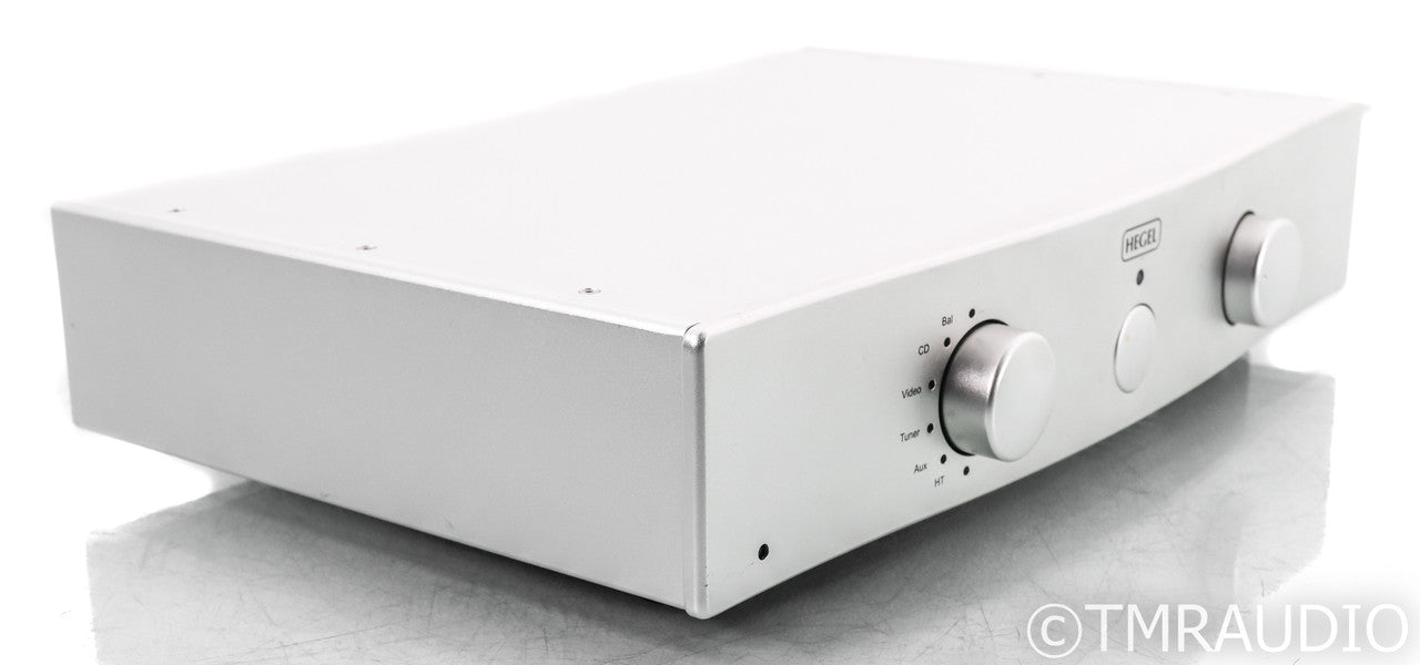 Hegel P20 Stereo Preamplifier; Silver; Remote; P-20