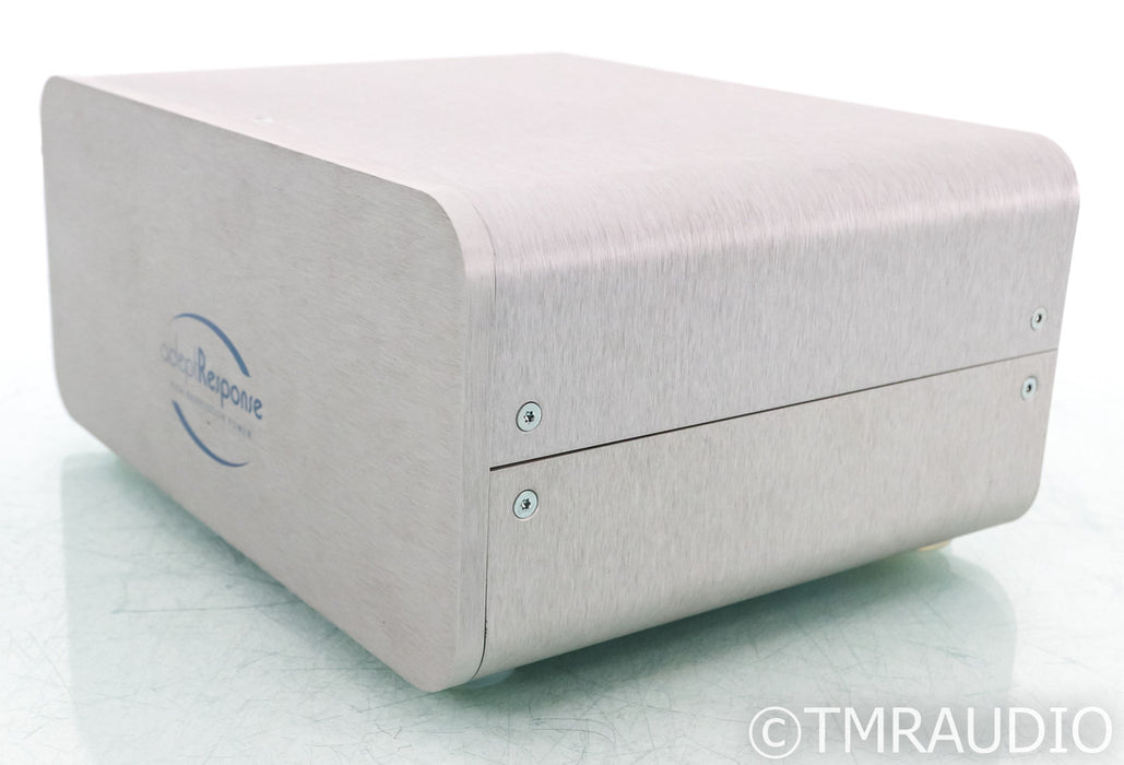 Audience aR6-T4 AC Power Line Conditioner; Adept Response; Silver (Open Box)