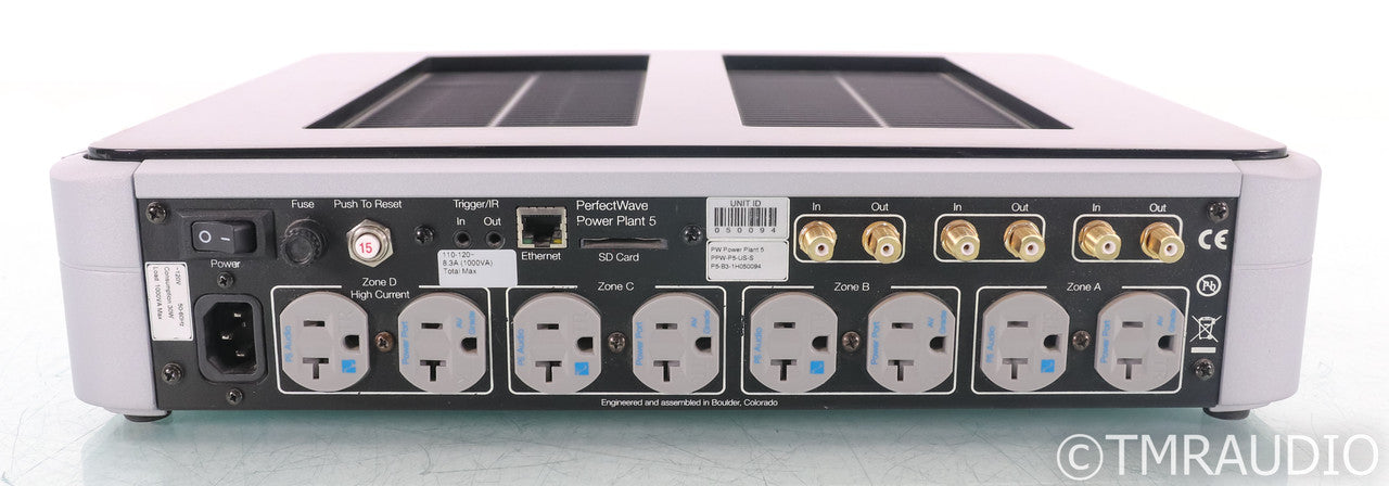PS Audio PerfectWave Power Plant 5 Power Conditioner; AC Regenerator; P5