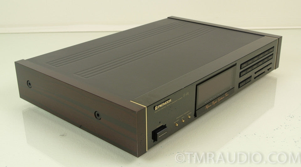 Pioneer F-91 AM / FM Reference Digital Tuner