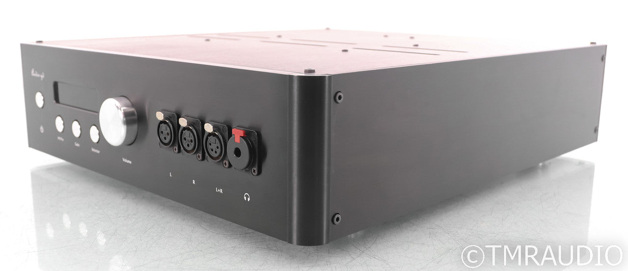Audio-gd HE9 Headphone Amplifier / Preamplifier; Black; Remote
