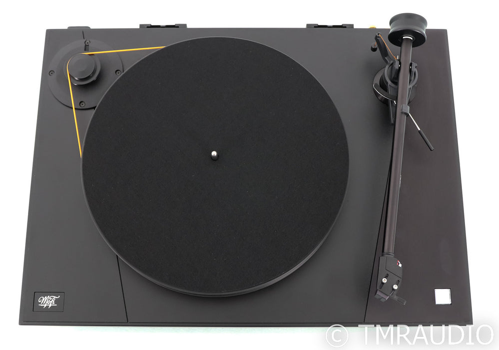 MoFi Ultradeck+M Belt Drive Turntable; MasterTracker Moving Magnet Cartridge