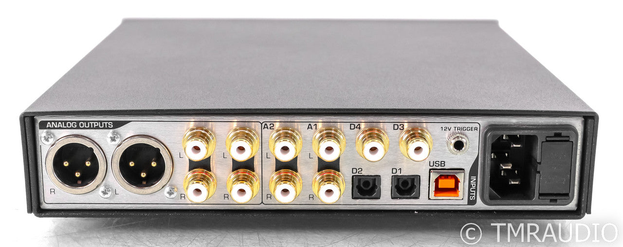 Benchmark DAC2 HGC DAC; D/A Converter; Silver; Remote