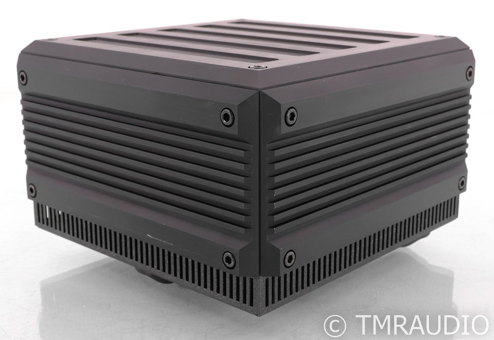 IsoTek Evo3 Titan AC Power Line Conditioner; Evo-3; Black; 20A