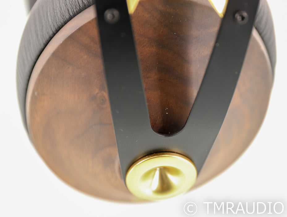 Meze 99 Classics Closed Back Headphones; Walnut Gold