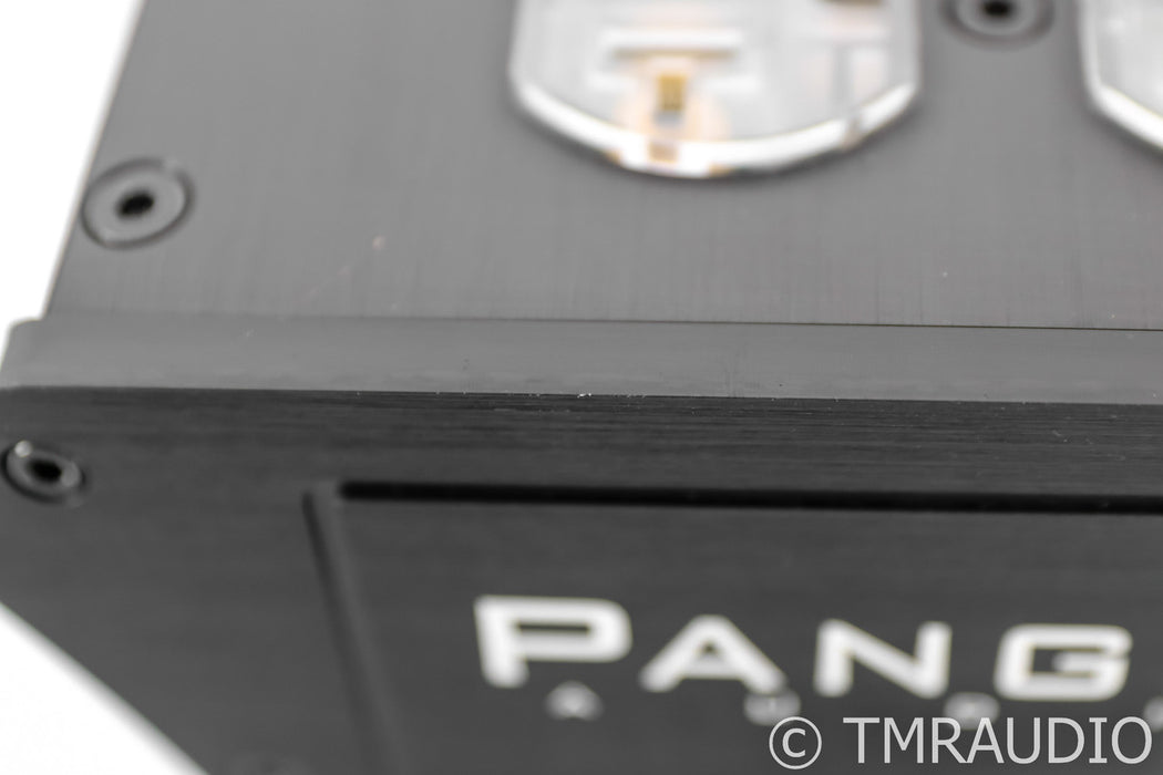 Pangea Quattro Premier XL AC Power Distributor; 20A