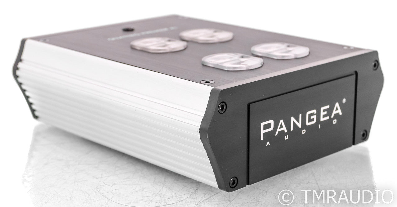 Pangea Quattro Premier XL AC Power Distributor; 20A