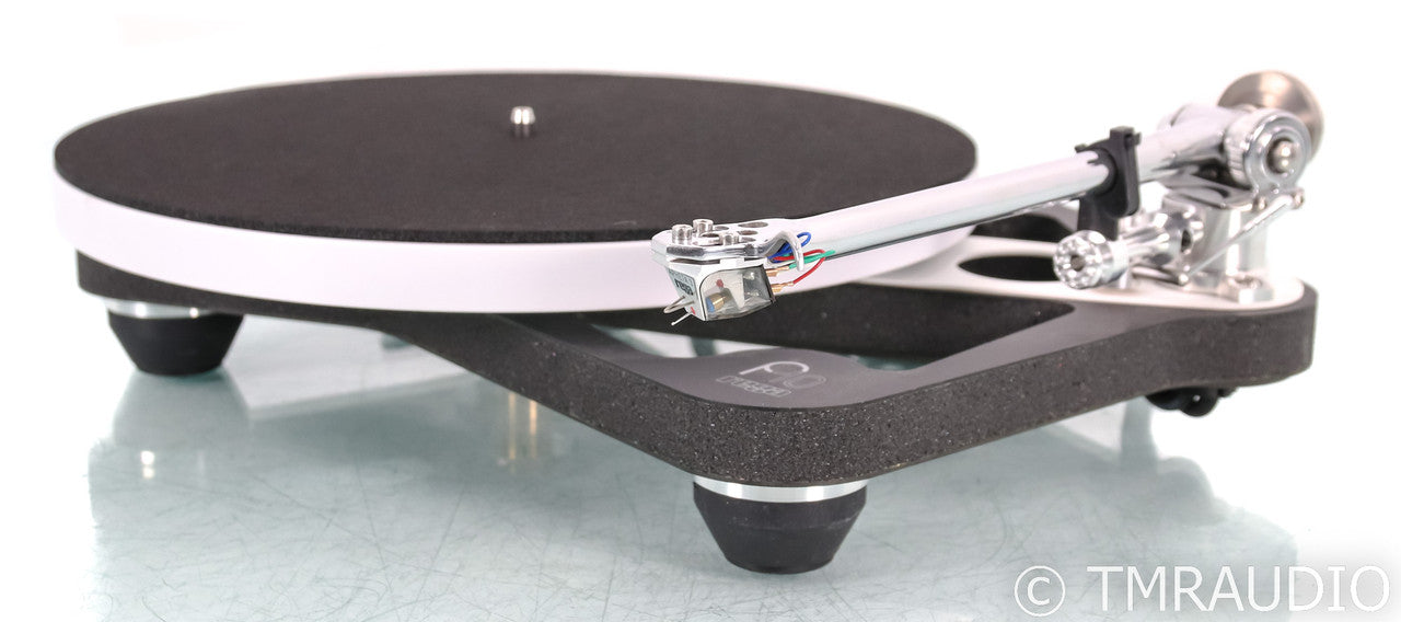 Rega Planar 10 Belt Drive Turntable; Apheta 3 MC Cartridge; P10