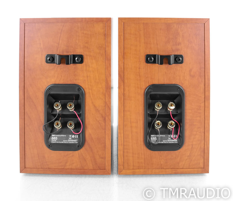 B&W 685 Bookshelf Speakers; Cherry Pair