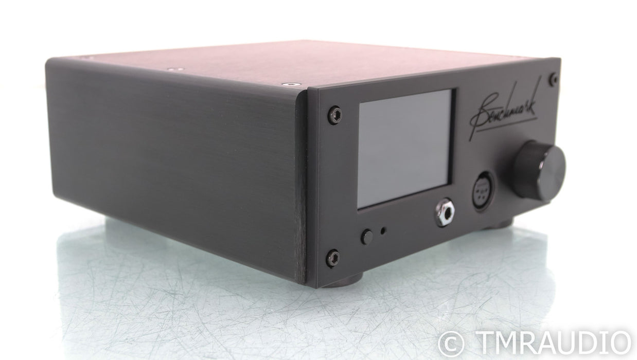 Benchmark LA4 Stereo Preamplifier; Remote; Black