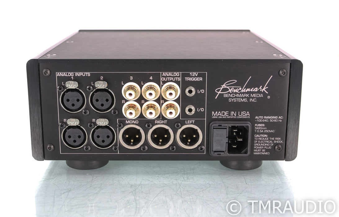 Benchmark LA4 Stereo Preamplifier; Remote; Black